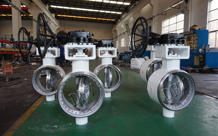 Welded renewable butterfly valve